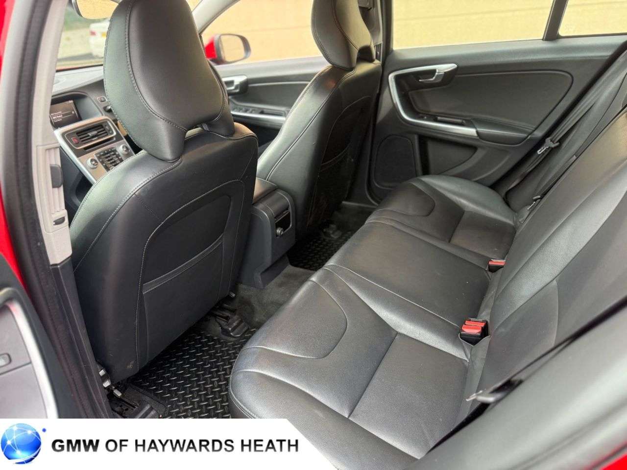 2017 VOLVO V60 2017 VOLVO V60