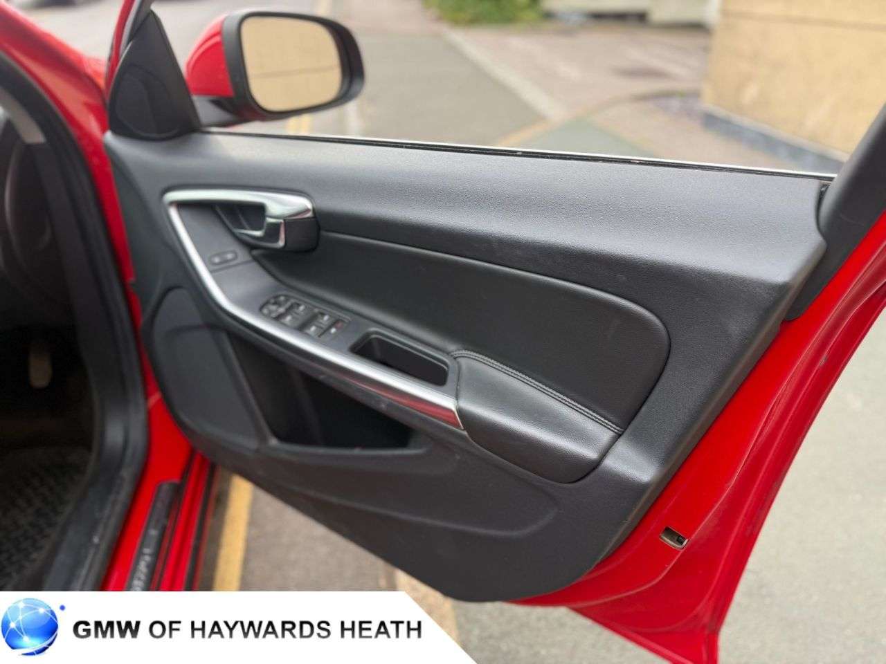 2017 VOLVO V60 2017 VOLVO V60