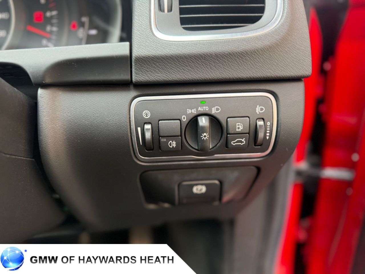 2017 VOLVO V60 2017 VOLVO V60