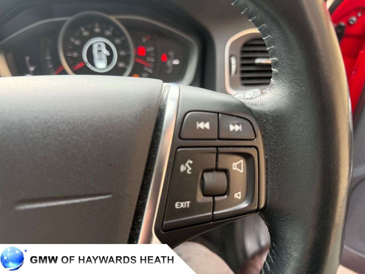 2017 VOLVO V60 2017 VOLVO V60