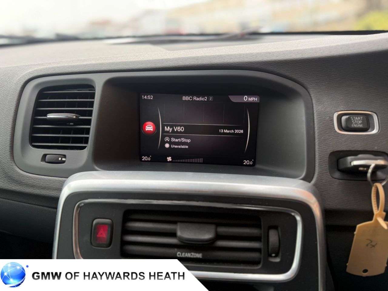 2017 VOLVO V60 2017 VOLVO V60