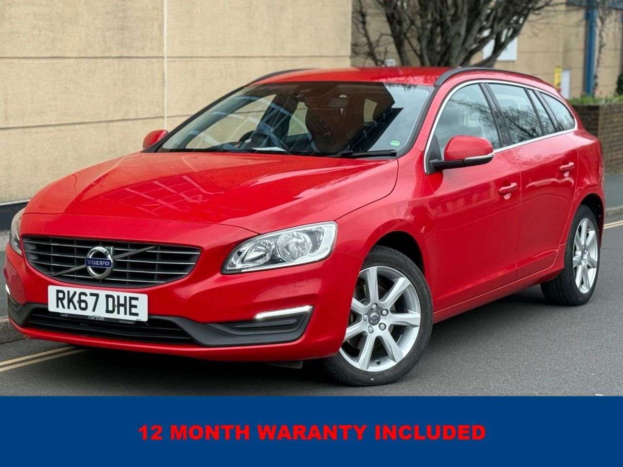 A 2017 VOLVO V60 2.0 D4 SE Nav Estate 5dr Diesel Manual Euro 6 (s/s) (190 ps) A 2017 VOLVO V60 2.0 D4 SE Nav Estate 5dr Diesel Manual Euro 6 (s/s) (190 ps)