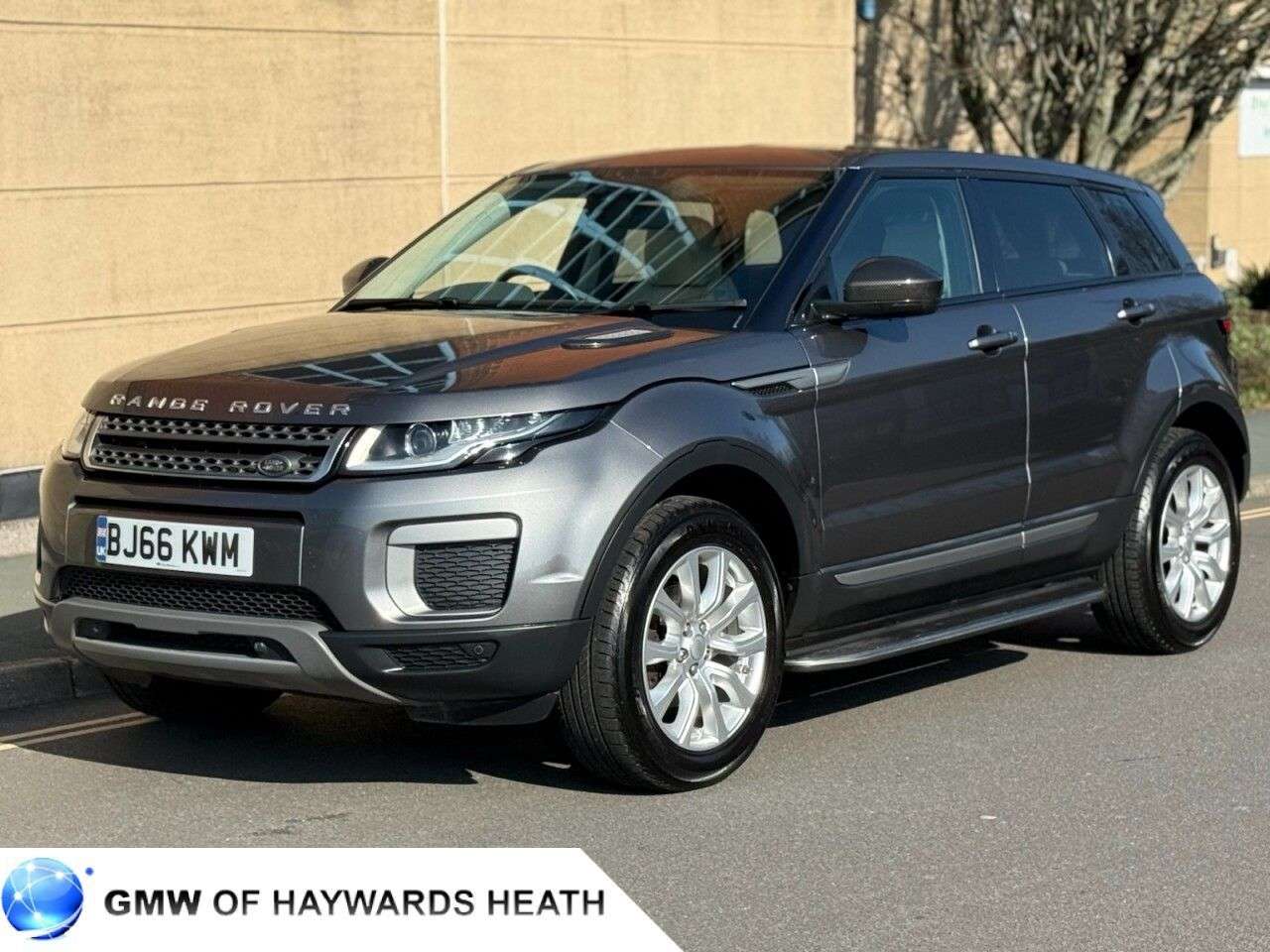 A 2016 LAND ROVER RANGE ROVER EVOQUE 2.0 eD4 SE SUV 5dr Diesel Manual FWD Euro 6 (s/s) (150 ps) A 2016 LAND ROVER RANGE ROVER EVOQUE 2.0 eD4 SE SUV 5dr Diesel Manual FWD Euro 6 (s/s) (150 ps)