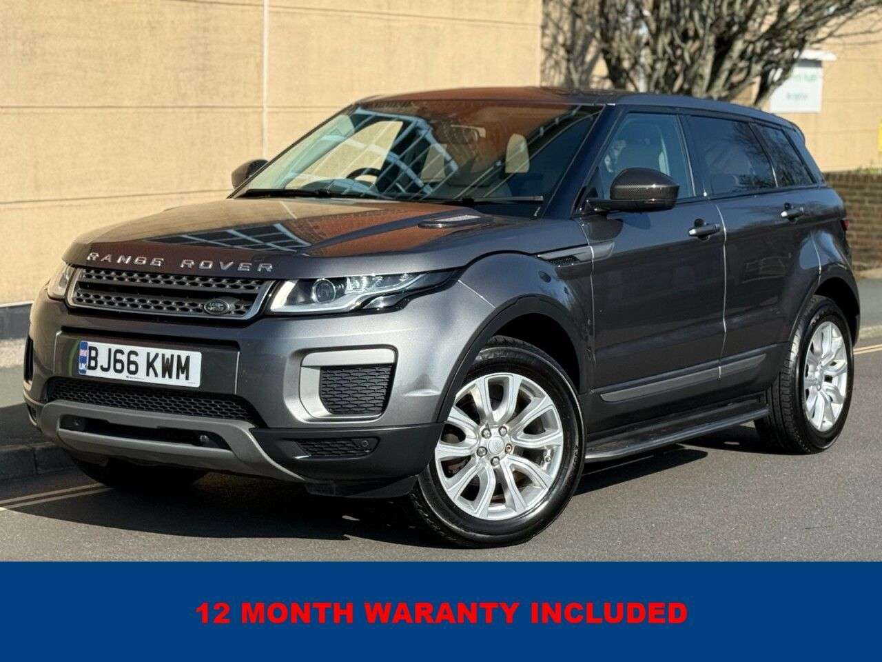 A 2016 LAND ROVER RANGE ROVER EVOQUE 2.0 eD4 SE SUV 5dr Diesel Manual FWD Euro 6 (s/s) (150 ps) A 2016 LAND ROVER RANGE ROVER EVOQUE 2.0 eD4 SE SUV 5dr Diesel Manual FWD Euro 6 (s/s) (150 ps)