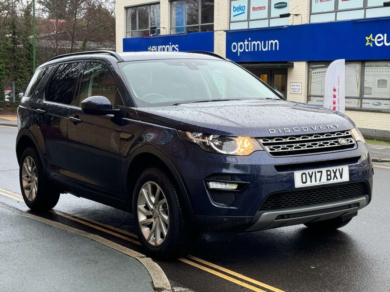 A 2017 LAND ROVER DISCOVERY SPORT 2.0 TD4 SE Tech SUV 5dr Diesel Auto 4WD Euro 6 (s/s) (180 ps) A 2017 LAND ROVER DISCOVERY SPORT 2.0 TD4 SE Tech SUV 5dr Diesel Auto 4WD Euro 6 (s/s) (180 ps)