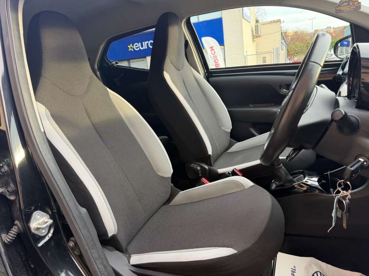 A 2017 TOYOTA AYGO 1.0 VVT-i x-press Hatchback 5dr Petrol Manual Euro 6 (68 ps) A 2017 TOYOTA AYGO 1.0 VVT-i x-press Hatchback 5dr Petrol Manual Euro 6 (68 ps)