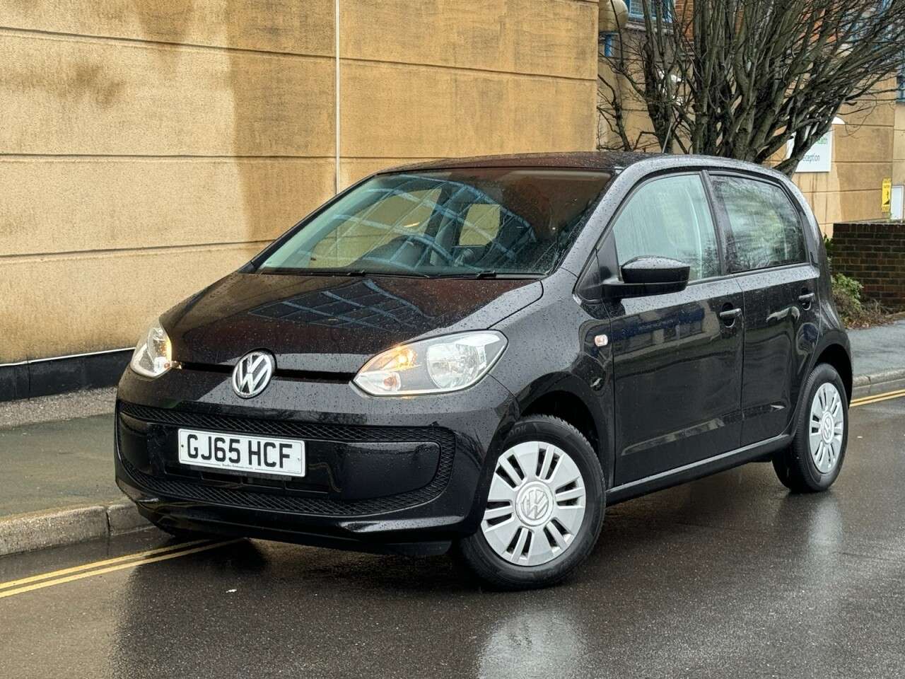 A 2015 VOLKSWAGEN UP! 1.0 Move up! Hatchback 5dr Petrol Manual Euro 6 (60 ps) A 2015 VOLKSWAGEN UP! 1.0 Move up! Hatchback 5dr Petrol Manual Euro 6 (60 ps)