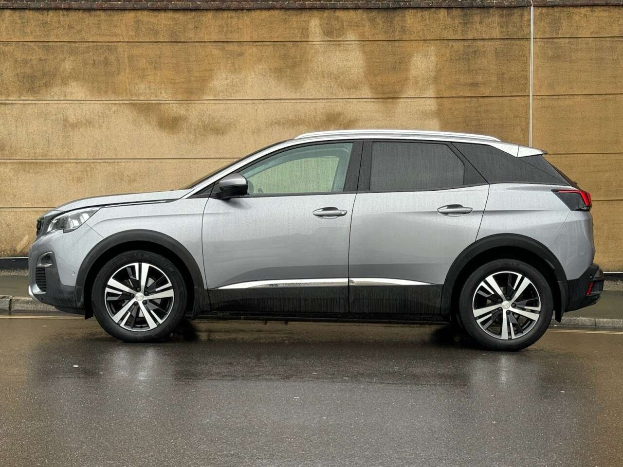 2017 PEUGEOT 3008 2017 PEUGEOT 3008