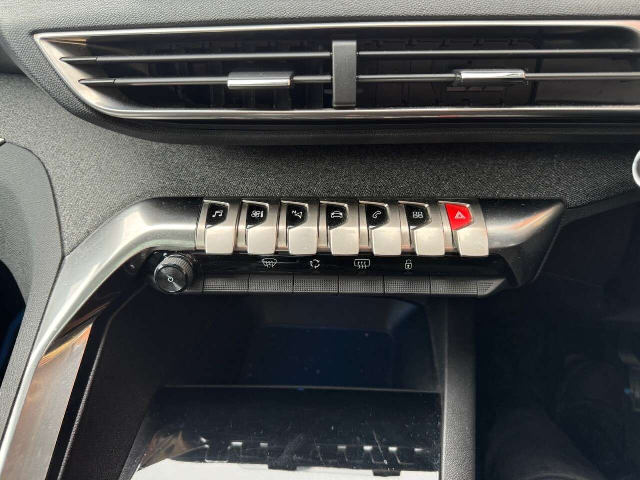 2017 PEUGEOT 3008 2017 PEUGEOT 3008