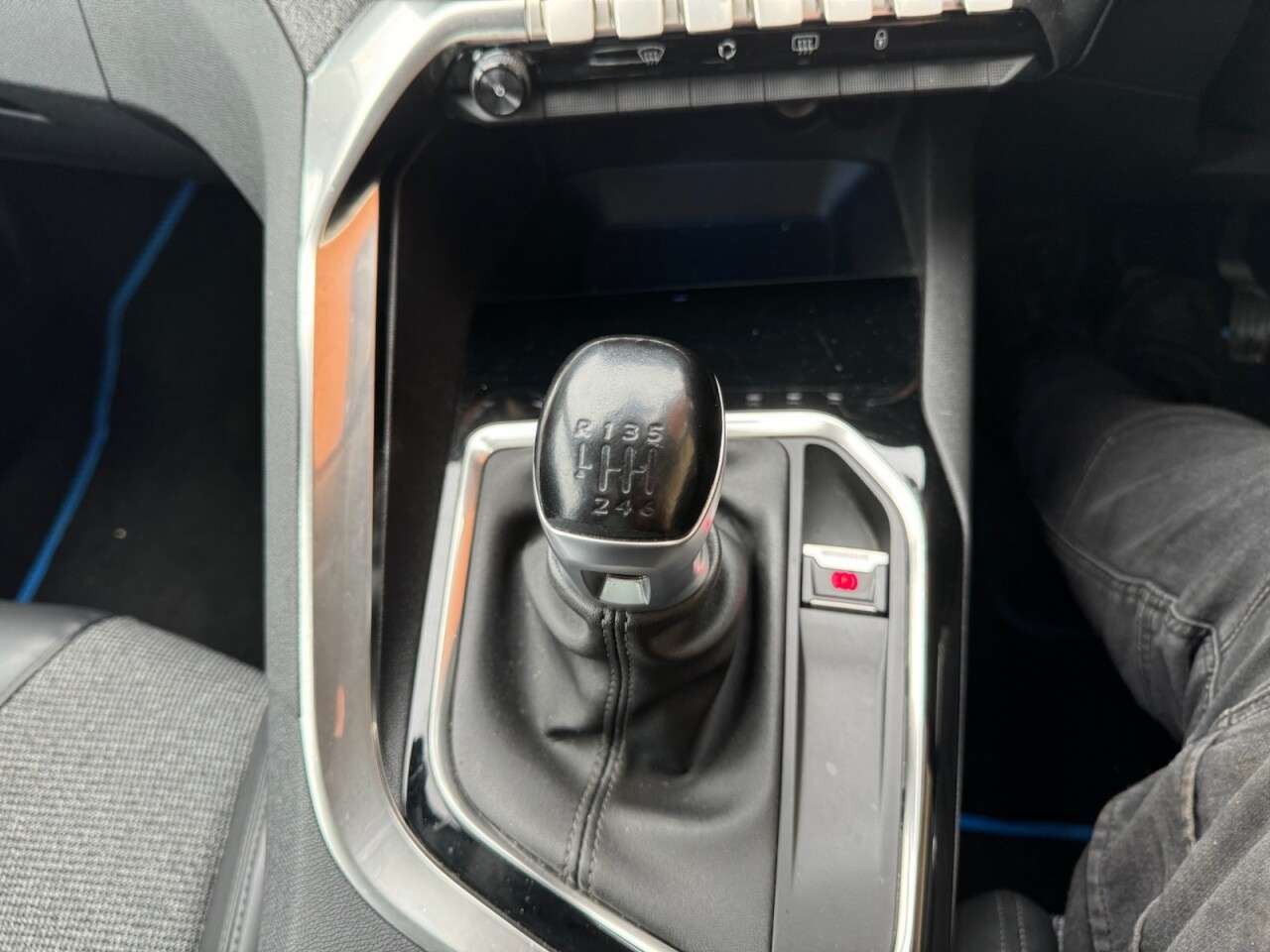 2017 PEUGEOT 3008 2017 PEUGEOT 3008