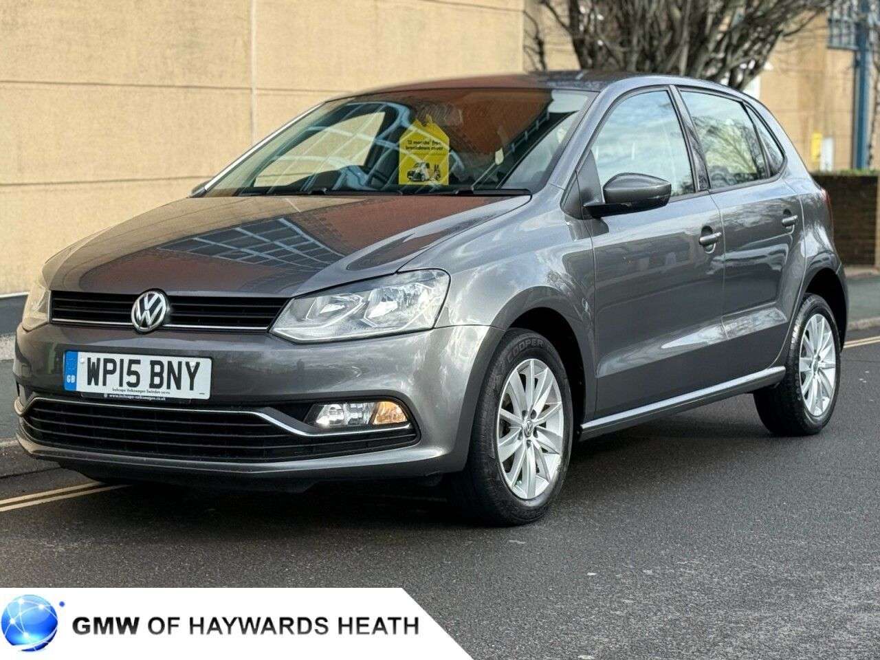 A 2015 VOLKSWAGEN POLO 1.0 BlueMotion Tech SE Hatchback 5dr Petrol Manual Euro 6 (s/s) (60 ps) A 2015 VOLKSWAGEN POLO 1.0 BlueMotion Tech SE Hatchback 5dr Petrol Manual Euro 6 (s/s) (60 ps)