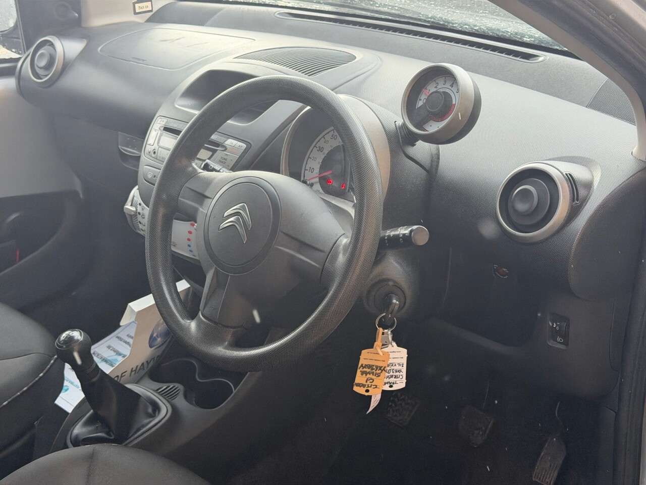 A 2013 CITROEN C1 1.0i VTR Hatchback 5dr Petrol Manual Euro 5 (68 ps) A 2013 CITROEN C1 1.0i VTR Hatchback 5dr Petrol Manual Euro 5 (68 ps)