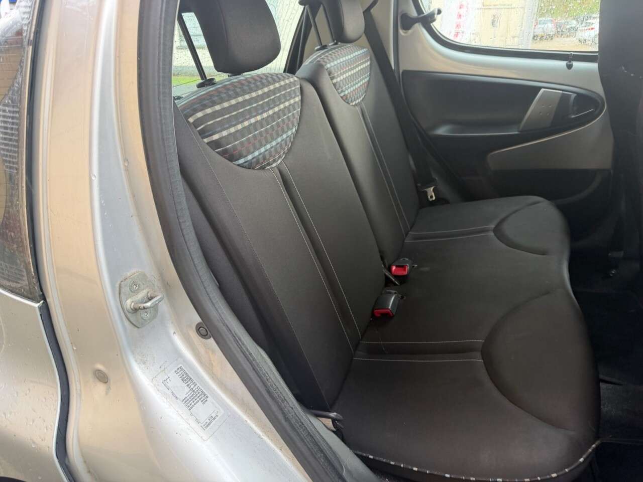 A 2013 CITROEN C1 1.0i VTR Hatchback 5dr Petrol Manual Euro 5 (68 ps) A 2013 CITROEN C1 1.0i VTR Hatchback 5dr Petrol Manual Euro 5 (68 ps)