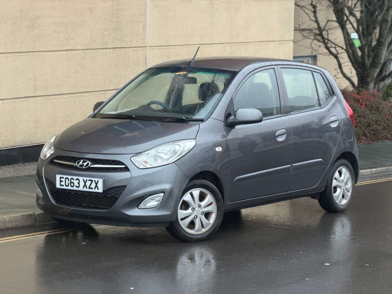 A 2013 HYUNDAI I10 1.2 Active Hatchback 5dr Petrol Manual Euro 5 (85 bhp) A 2013 HYUNDAI I10 1.2 Active Hatchback 5dr Petrol Manual Euro 5 (85 bhp)