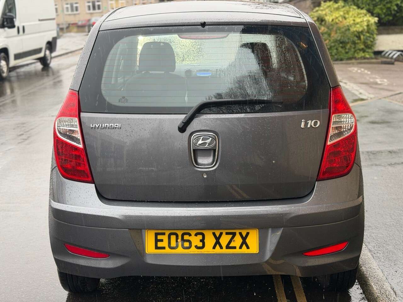 A 2013 HYUNDAI I10 1.2 Active Hatchback 5dr Petrol Manual Euro 5 (85 bhp) A 2013 HYUNDAI I10 1.2 Active Hatchback 5dr Petrol Manual Euro 5 (85 bhp)