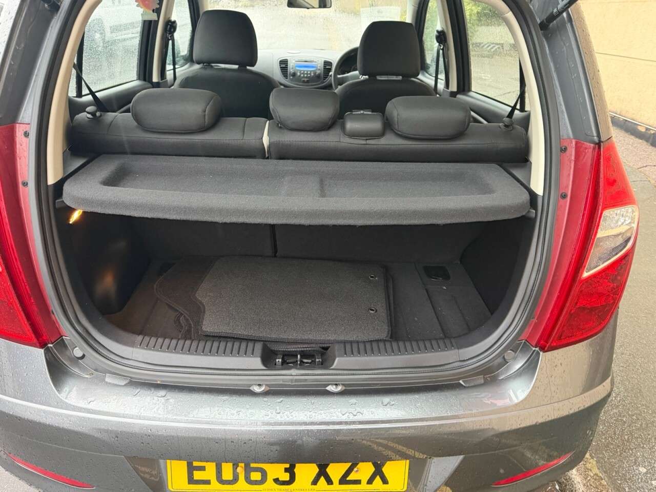 A 2013 HYUNDAI I10 1.2 Active Hatchback 5dr Petrol Manual Euro 5 (85 bhp) A 2013 HYUNDAI I10 1.2 Active Hatchback 5dr Petrol Manual Euro 5 (85 bhp)