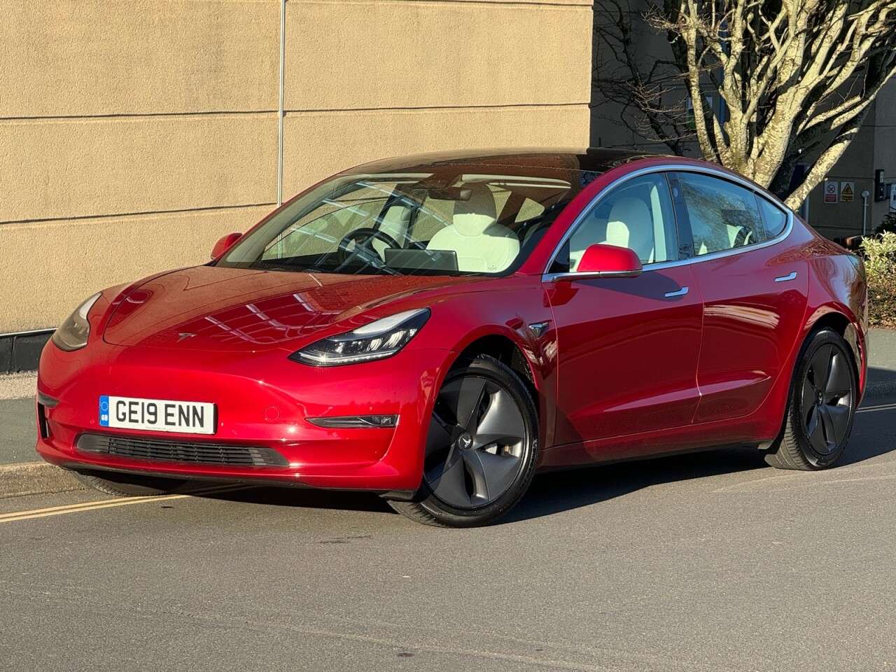 A 2019 TESLA MODEL 3 (Dual Motor) Long Range Saloon 4dr Electric Auto 4WDE (346 ps) A 2019 TESLA MODEL 3 (Dual Motor) Long Range Saloon 4dr Electric Auto 4WDE (346 ps)