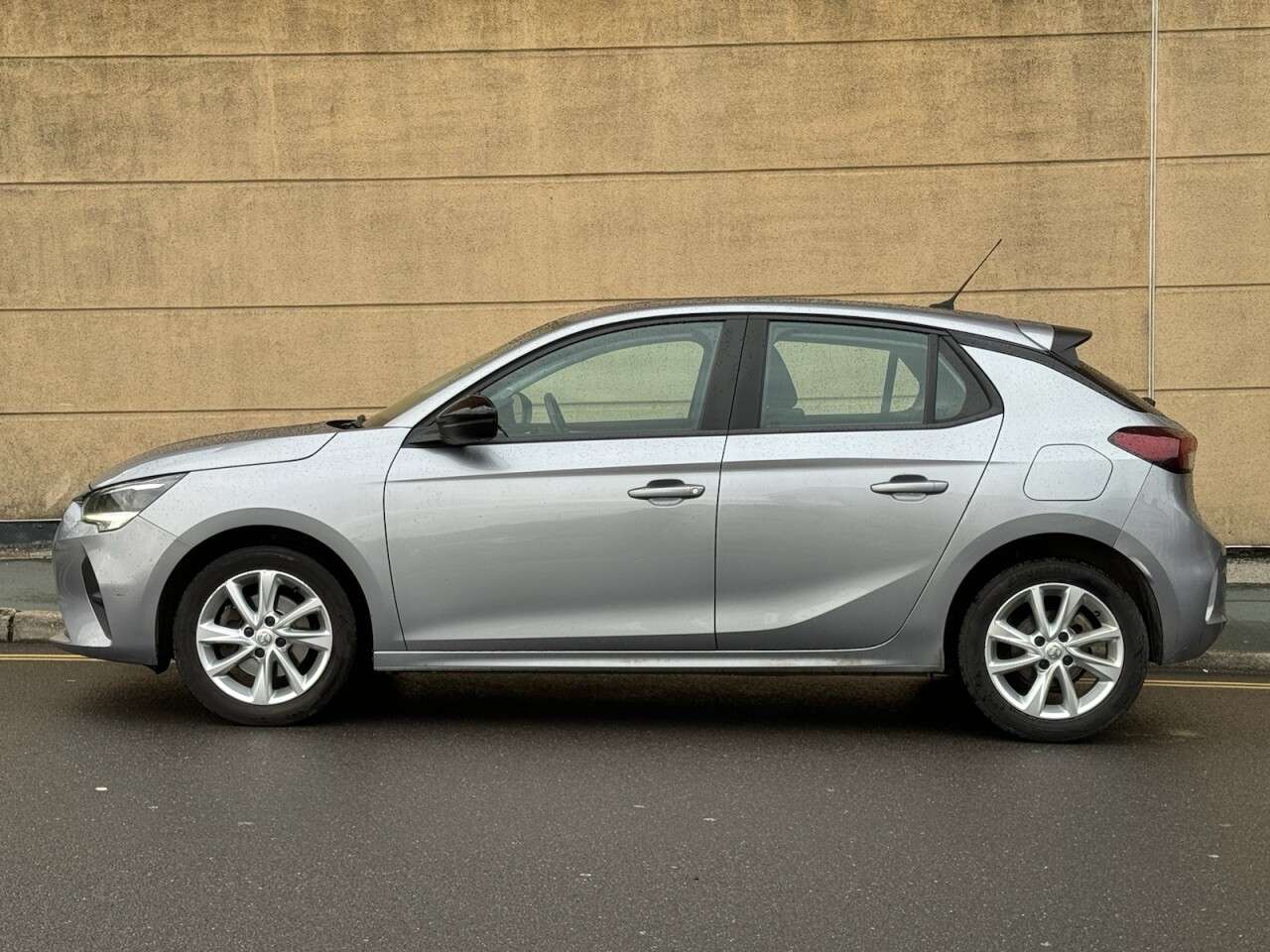 A 2020 VAUXHALL CORSA 1.2 Turbo SE Premium Hatchback 5dr Petrol Manual Euro 6 (s/s) (100 ps) A 2020 VAUXHALL CORSA 1.2 Turbo SE Premium Hatchback 5dr Petrol Manual Euro 6 (s/s) (100 ps)