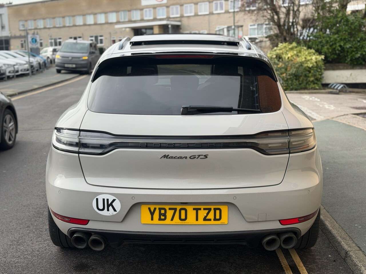 0 PORSCHE MACAN 0 PORSCHE MACAN