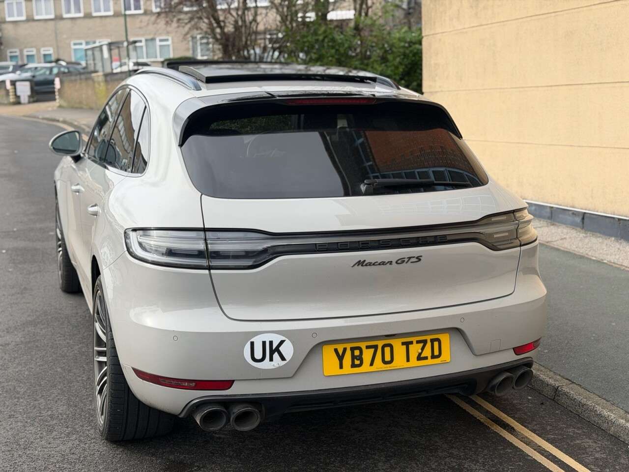 0 PORSCHE MACAN 0 PORSCHE MACAN
