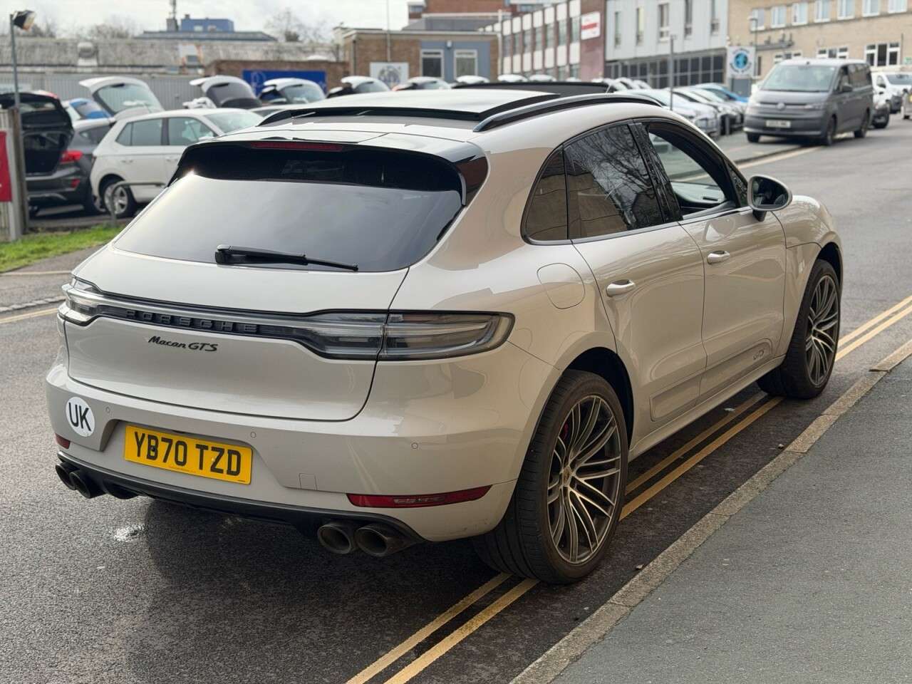 0 PORSCHE MACAN 0 PORSCHE MACAN