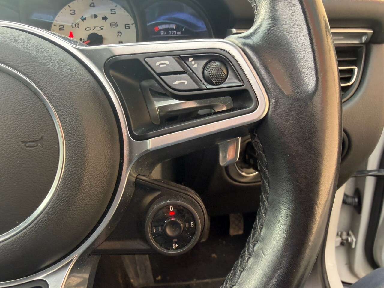 0 PORSCHE MACAN 0 PORSCHE MACAN