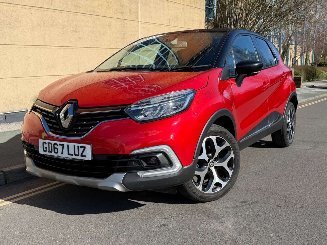 A 2018 RENAULT CAPTUR 1.5 dCi ENERGY Signature X Nav SUV 5dr Diesel EDC Euro 6 (s/s) (90 ps) A 2018 RENAULT CAPTUR 1.5 dCi ENERGY Signature X Nav SUV 5dr Diesel EDC Euro 6 (s/s) (90 ps)