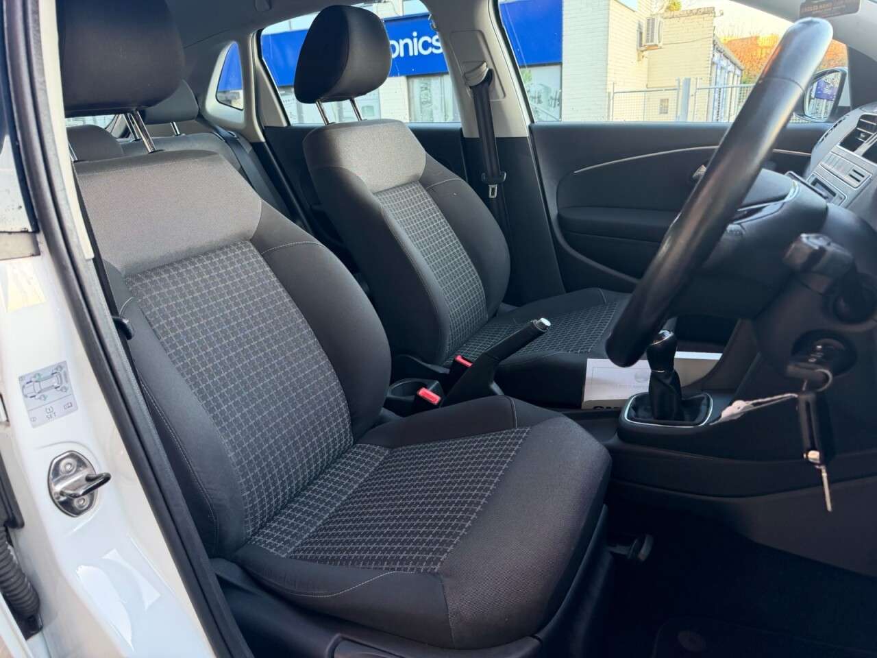2015 VOLKSWAGEN POLO 2015 VOLKSWAGEN POLO