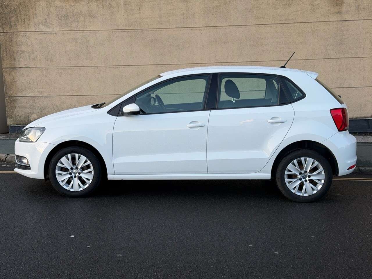 2015 VOLKSWAGEN POLO 2015 VOLKSWAGEN POLO