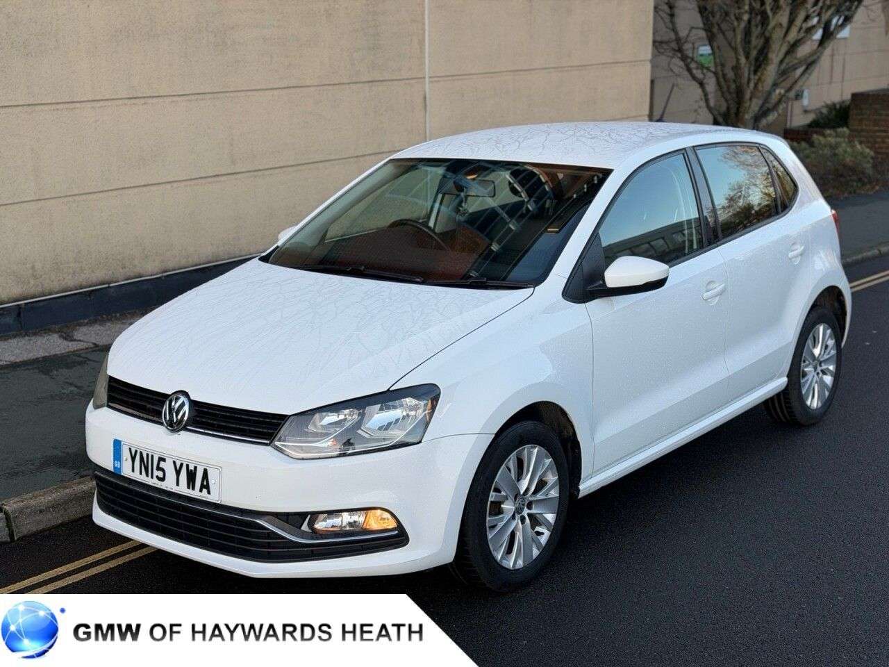 A 2015 VOLKSWAGEN POLO 1.0 BlueMotion Tech SE Hatchback 5dr Petrol Manual Euro 6 (s/s) (60 ps) A 2015 VOLKSWAGEN POLO 1.0 BlueMotion Tech SE Hatchback 5dr Petrol Manual Euro 6 (s/s) (60 ps)