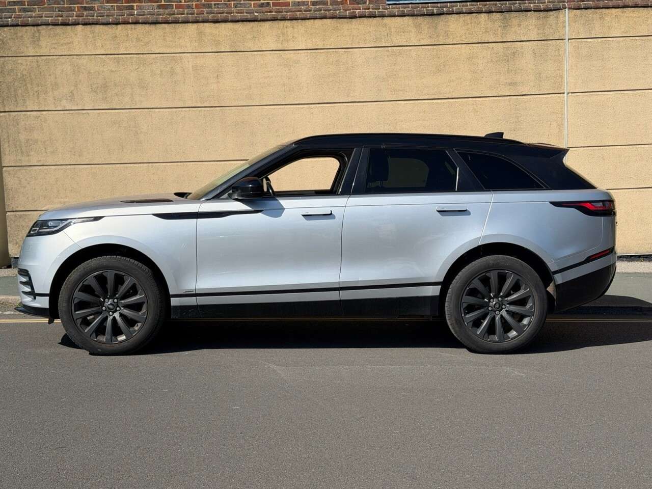 2018 LAND ROVER RANGE ROVER VELAR 2018 LAND ROVER RANGE ROVER VELAR