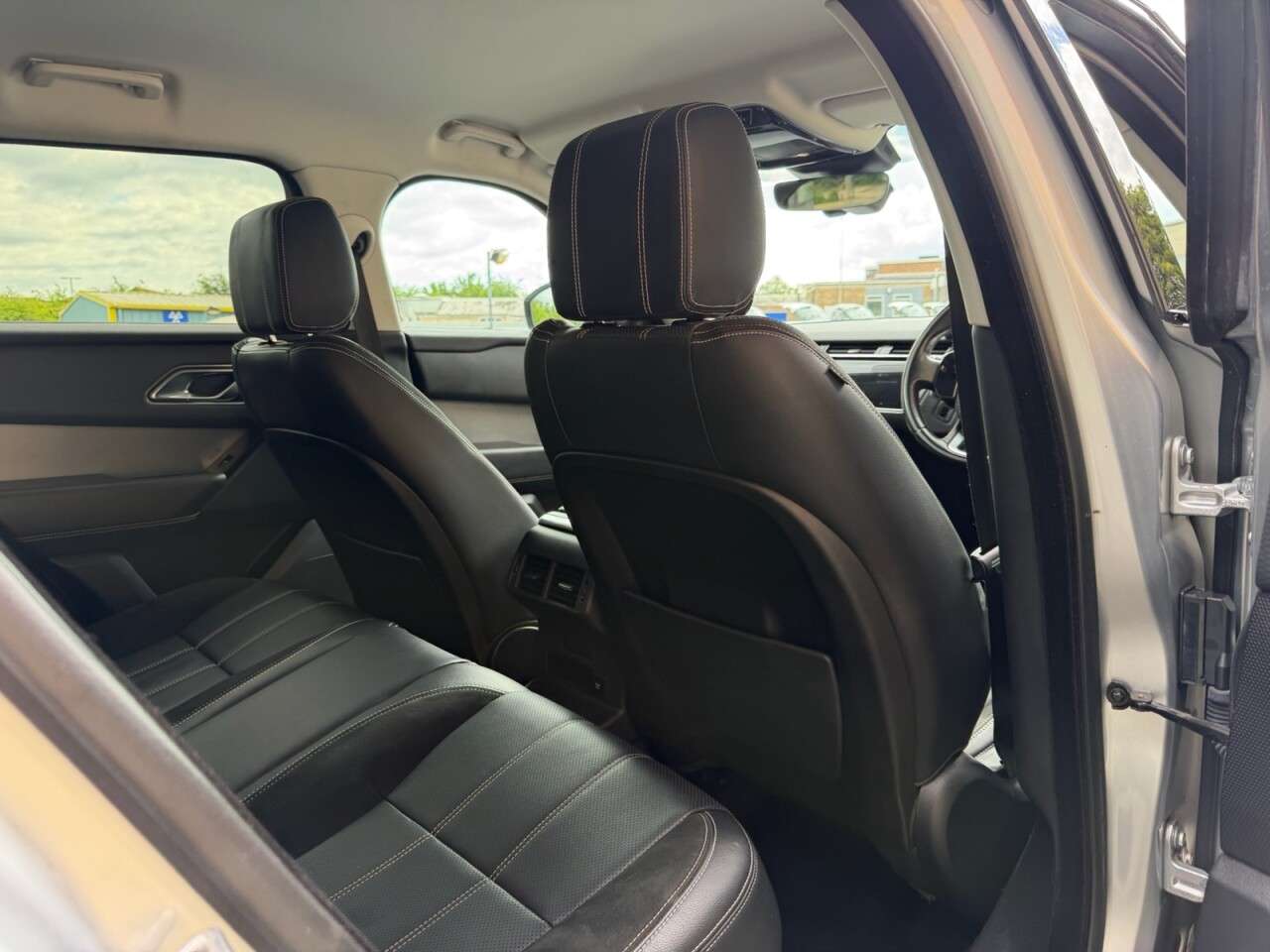 2018 LAND ROVER RANGE ROVER VELAR 2018 LAND ROVER RANGE ROVER VELAR