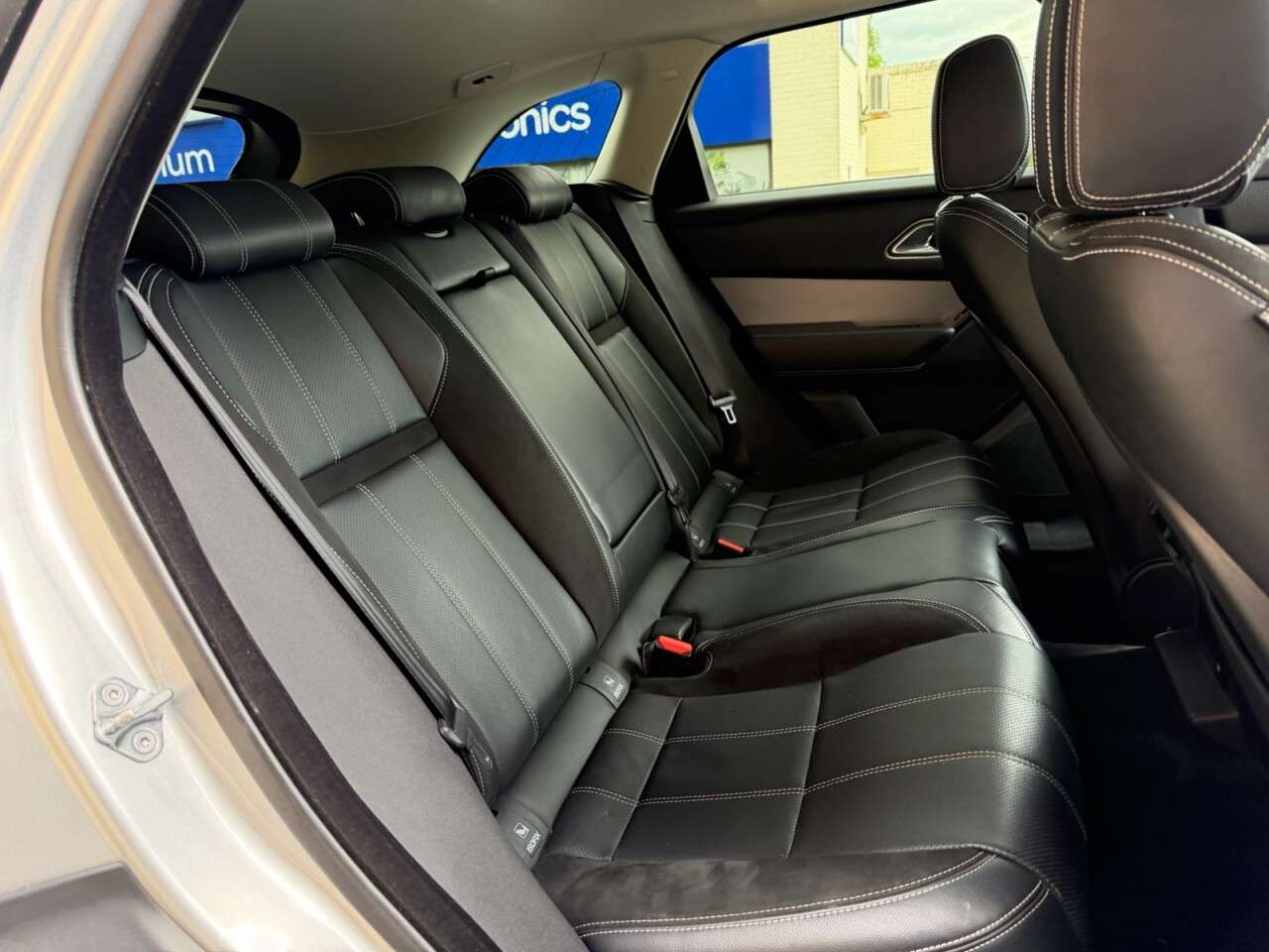 2018 LAND ROVER RANGE ROVER VELAR 2018 LAND ROVER RANGE ROVER VELAR