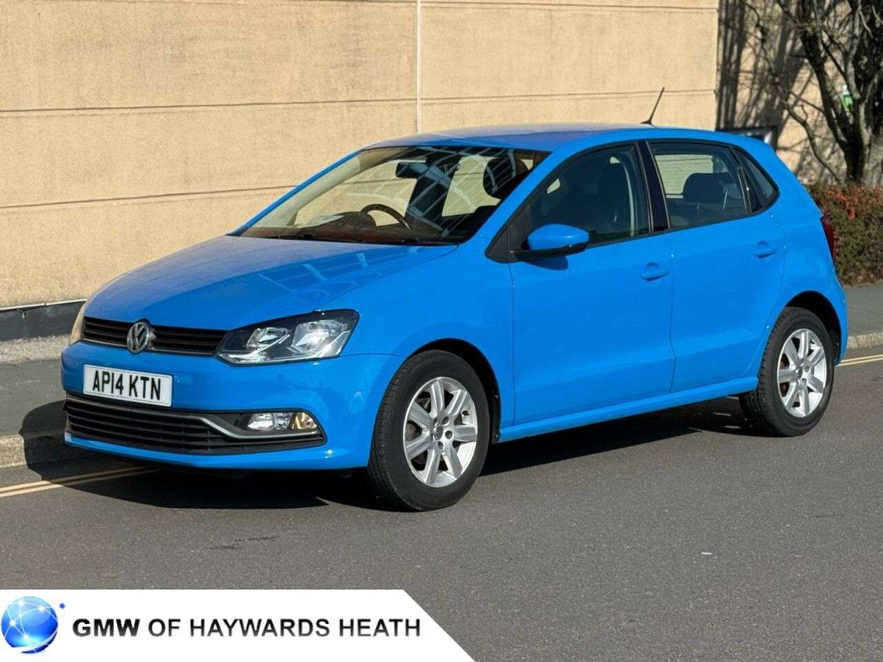 A 2014 VOLKSWAGEN POLO 1.0 BlueMotion Tech SE Hatchback 5dr Petrol Manual Euro 6 (s/s) (60 ps) A 2014 VOLKSWAGEN POLO 1.0 BlueMotion Tech SE Hatchback 5dr Petrol Manual Euro 6 (s/s) (60 ps)