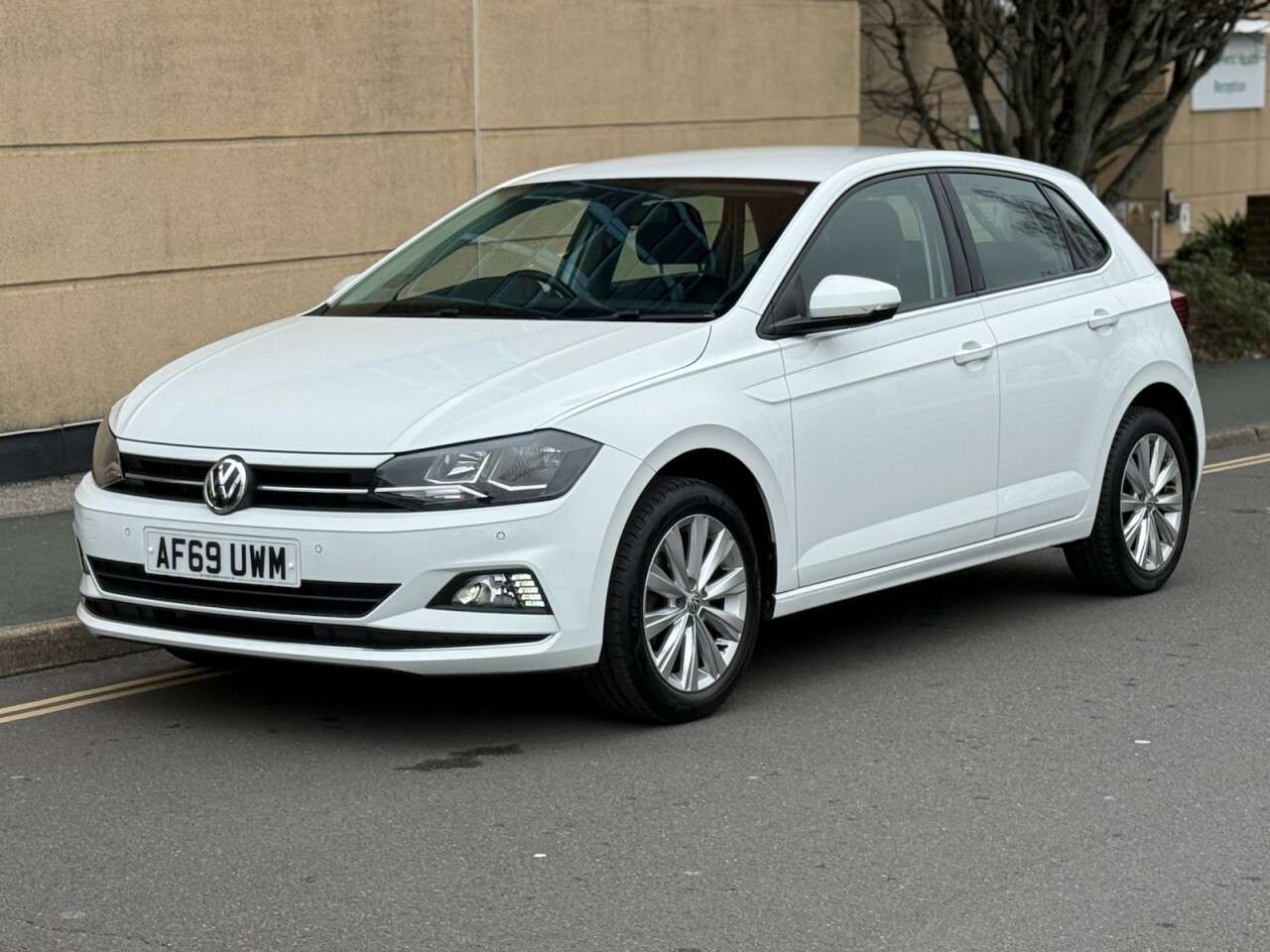 A 2019 VOLKSWAGEN POLO 1.0 TSI GPF SEL Hatchback 5dr Petrol Manual Euro 6 (s/s) (115 ps) A 2019 VOLKSWAGEN POLO 1.0 TSI GPF SEL Hatchback 5dr Petrol Manual Euro 6 (s/s) (115 ps)