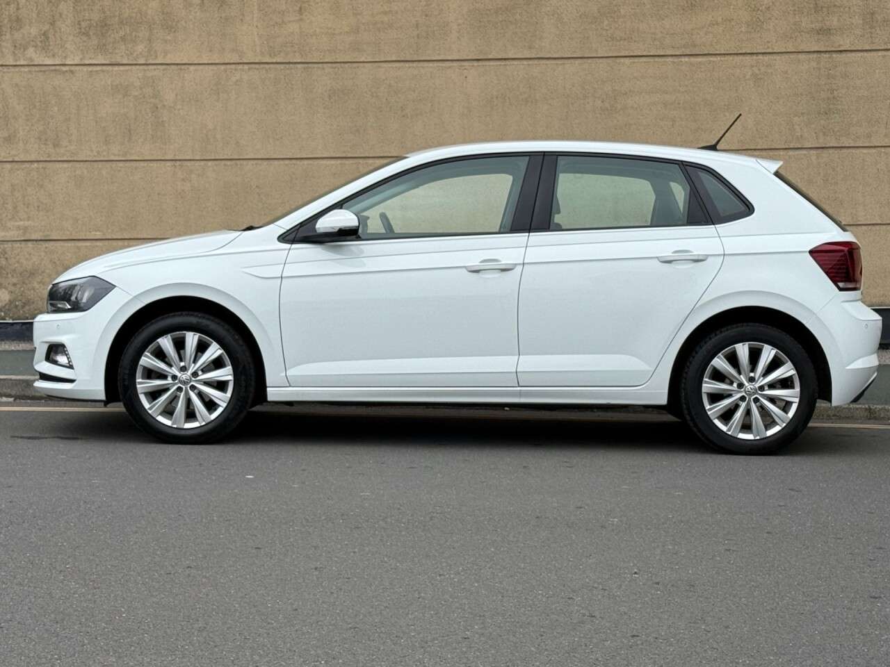 2019 VOLKSWAGEN POLO 2019 VOLKSWAGEN POLO