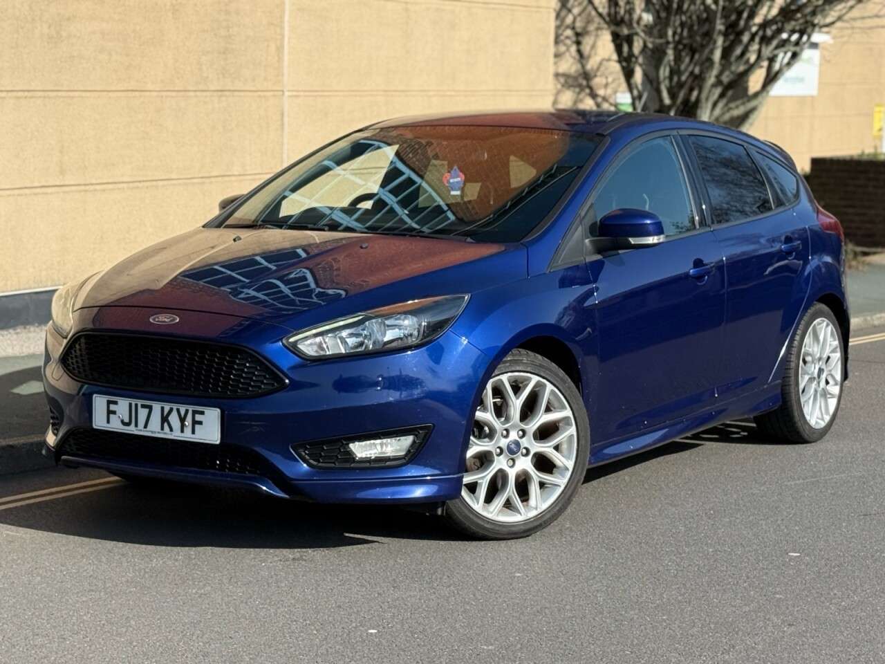 A 2017 FORD FOCUS 1.5T EcoBoost ST-Line Hatchback 5dr Petrol Manual Euro 6 (s/s) (150 ps) A 2017 FORD FOCUS 1.5T EcoBoost ST-Line Hatchback 5dr Petrol Manual Euro 6 (s/s) (150 ps)