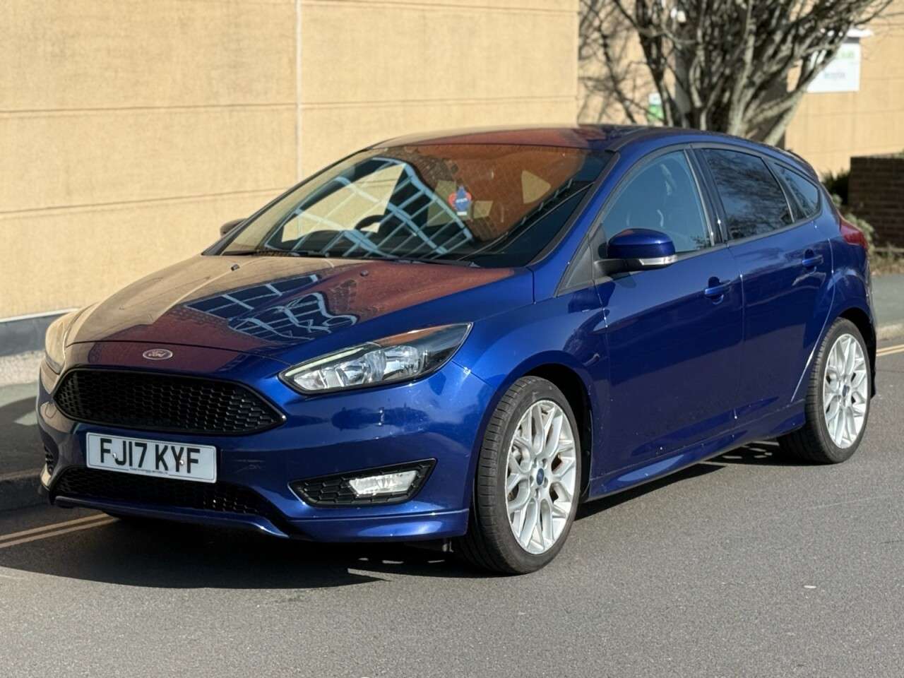 A 2017 FORD FOCUS 1.5T EcoBoost ST-Line Hatchback 5dr Petrol Manual Euro 6 (s/s) (150 ps) A 2017 FORD FOCUS 1.5T EcoBoost ST-Line Hatchback 5dr Petrol Manual Euro 6 (s/s) (150 ps)