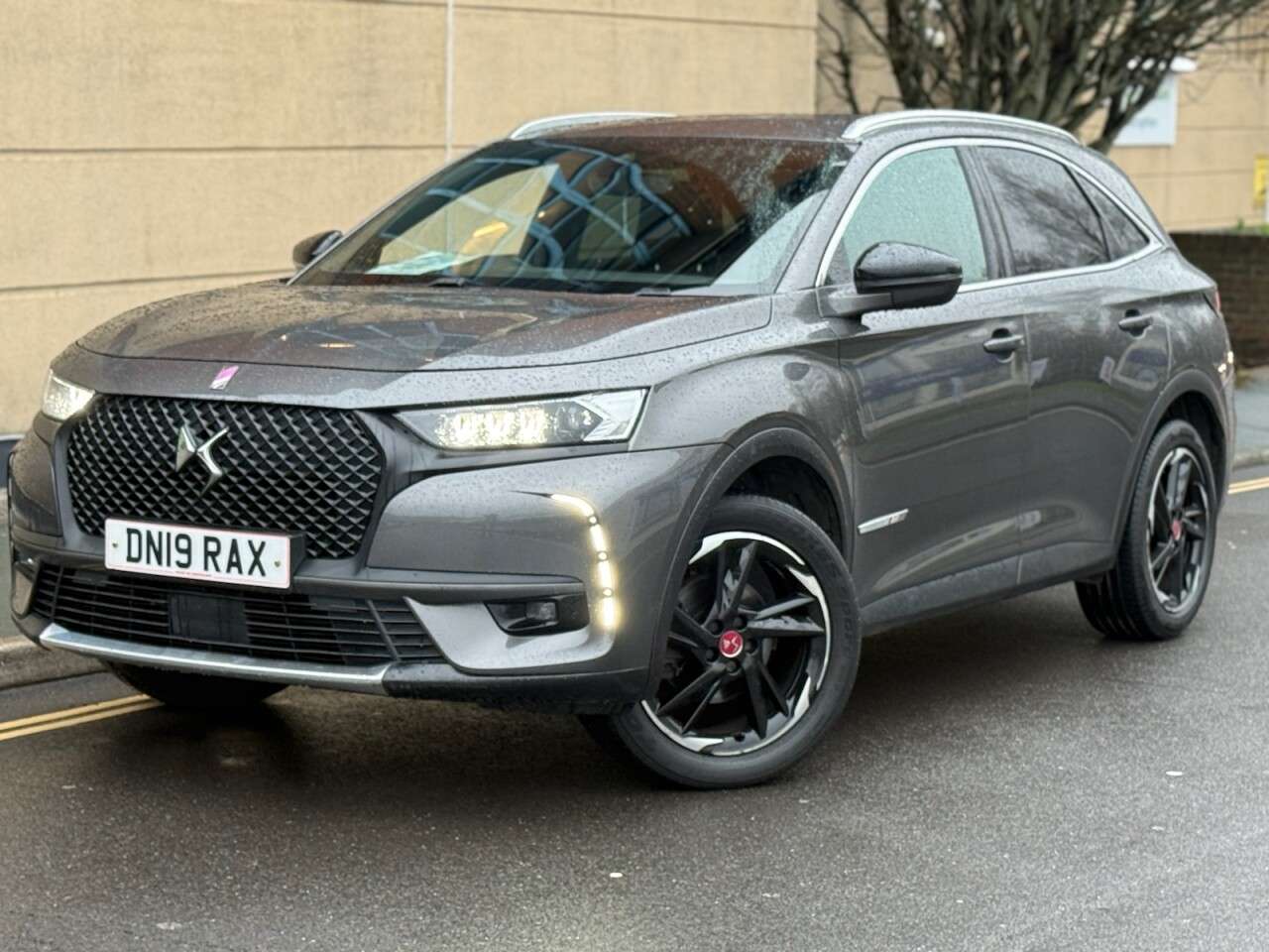 A 2019 DS AUTOMOBILES DS 7 CROSSBACK 1.6 PureTech Performance Line Crossback 5dr Petrol EAT8 Euro 6 (s/s) (180 p A 2019 DS AUTOMOBILES DS 7 CROSSBACK 1.6 PureTech Performance Line Crossback 5dr Petrol EAT8 Euro 6 (s/s) (180 p