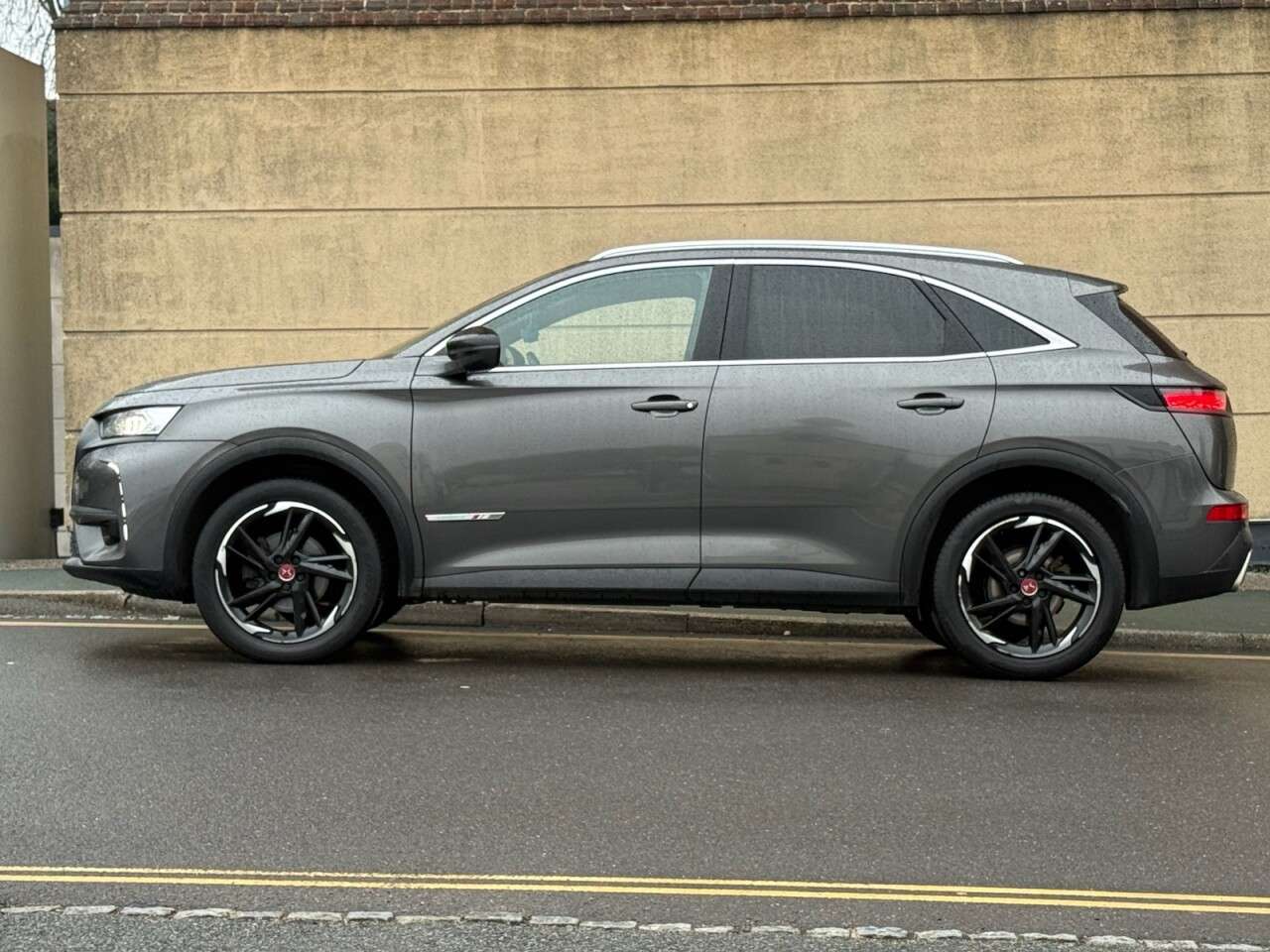 A 2019 DS AUTOMOBILES DS 7 CROSSBACK 1.6 PureTech Performance Line Crossback 5dr Petrol EAT8 Euro 6 (s/s) (180 p A 2019 DS AUTOMOBILES DS 7 CROSSBACK 1.6 PureTech Performance Line Crossback 5dr Petrol EAT8 Euro 6 (s/s) (180 p