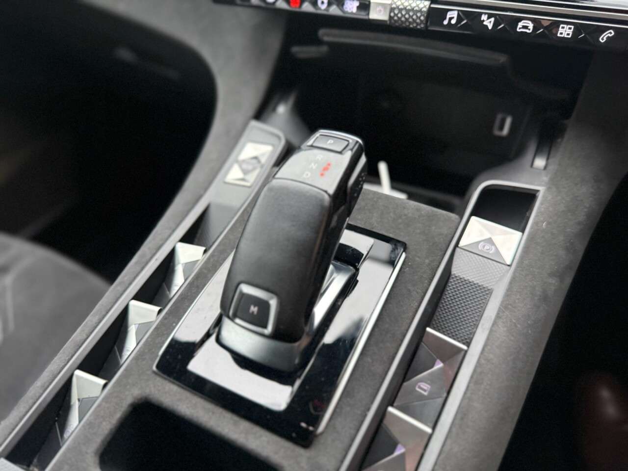 2019 DS AUTOMOBILES DS 7 CROSSBACK 2019 DS AUTOMOBILES DS 7 CROSSBACK