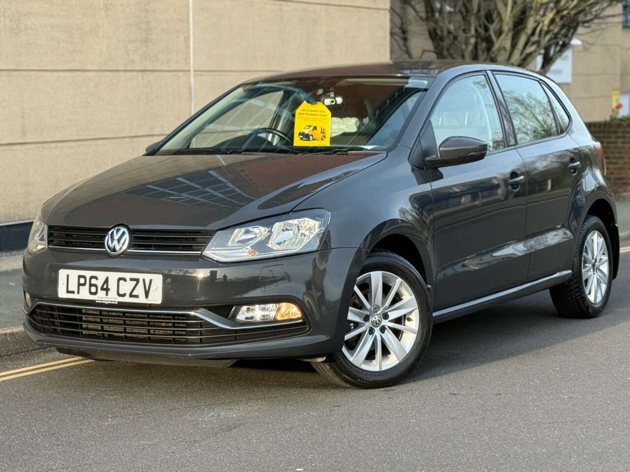 A 2015 VOLKSWAGEN POLO 1.0 BlueMotion Tech SE Hatchback 5dr Petrol Manual Euro 6 (s/s) (60 ps) A 2015 VOLKSWAGEN POLO 1.0 BlueMotion Tech SE Hatchback 5dr Petrol Manual Euro 6 (s/s) (60 ps)