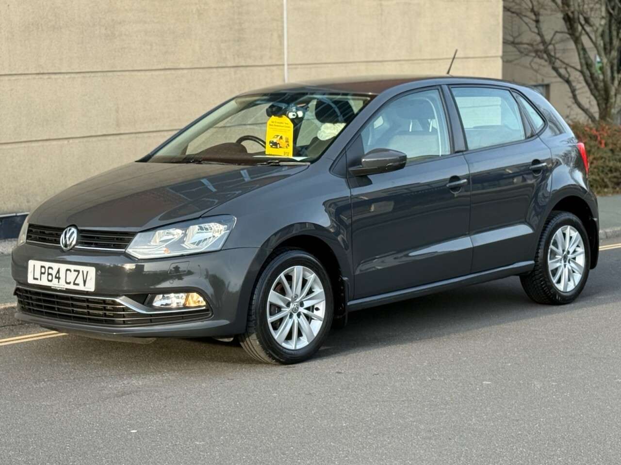 A 2015 VOLKSWAGEN POLO 1.0 BlueMotion Tech SE Hatchback 5dr Petrol Manual Euro 6 (s/s) (60 ps) A 2015 VOLKSWAGEN POLO 1.0 BlueMotion Tech SE Hatchback 5dr Petrol Manual Euro 6 (s/s) (60 ps)