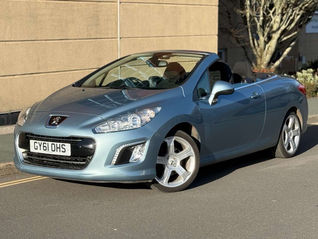 A 2011 PEUGEOT 308 CC 1.6 THP Active Convertible 2dr Petrol Manual Euro 5 (156 ps) A 2011 PEUGEOT 308 CC 1.6 THP Active Convertible 2dr Petrol Manual Euro 5 (156 ps)