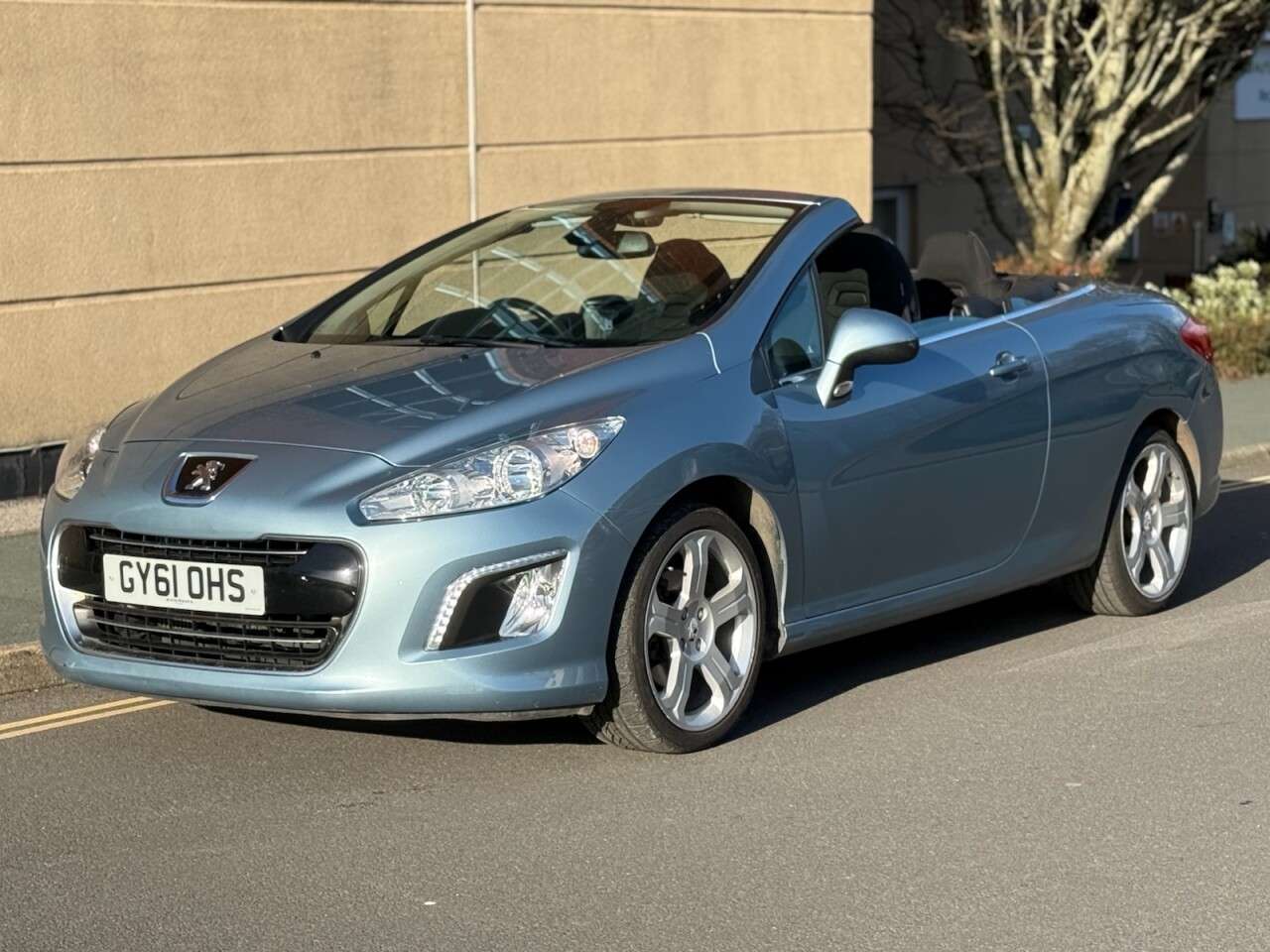 A 2011 PEUGEOT 308 CC 1.6 THP Active Convertible 2dr Petrol Manual Euro 5 (156 ps) A 2011 PEUGEOT 308 CC 1.6 THP Active Convertible 2dr Petrol Manual Euro 5 (156 ps)