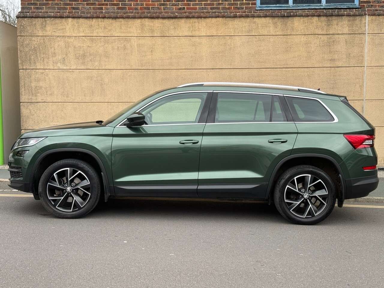 A 2019 SKODA KODIAQ 1.5 TSI ACT Edition SUV 5dr Petrol DSG Euro 6 (s/s) (7 Seat) (150 ps) A 2019 SKODA KODIAQ 1.5 TSI ACT Edition SUV 5dr Petrol DSG Euro 6 (s/s) (7 Seat) (150 ps)