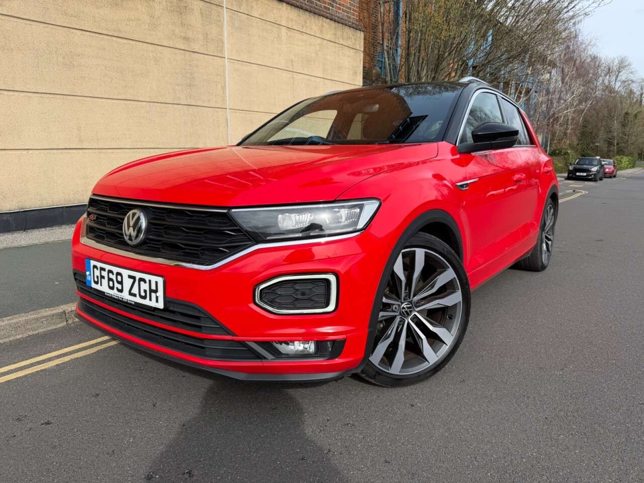 A 2019 VOLKSWAGEN T-ROC 1.5 TSI GPF EVO R-Line SUV 5dr Petrol DSG Euro 6 (s/s) (150 ps) A 2019 VOLKSWAGEN T-ROC 1.5 TSI GPF EVO R-Line SUV 5dr Petrol DSG Euro 6 (s/s) (150 ps)
