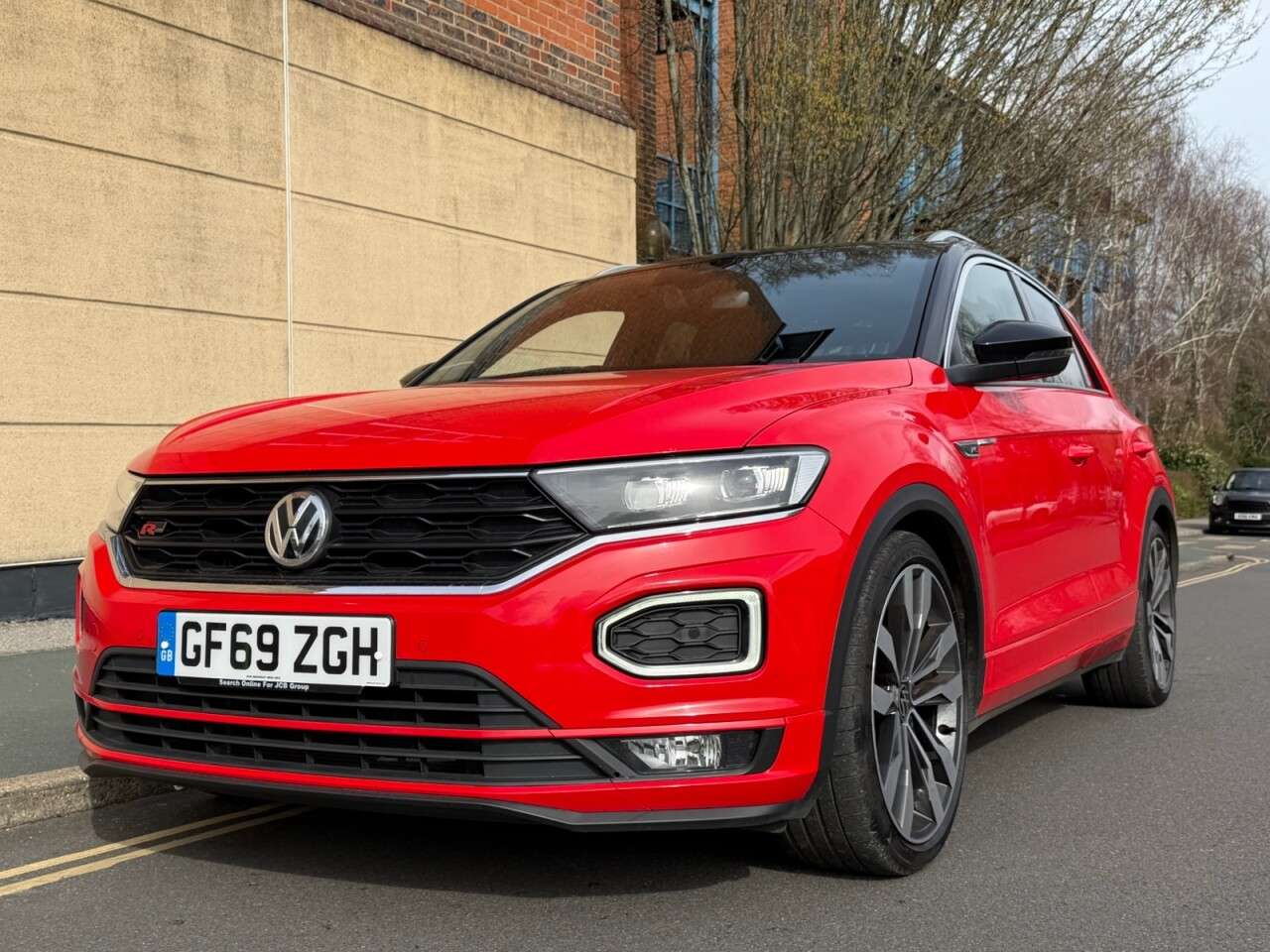 A 2019 VOLKSWAGEN T-ROC 1.5 TSI GPF EVO R-Line SUV 5dr Petrol DSG Euro 6 (s/s) (150 ps) A 2019 VOLKSWAGEN T-ROC 1.5 TSI GPF EVO R-Line SUV 5dr Petrol DSG Euro 6 (s/s) (150 ps)