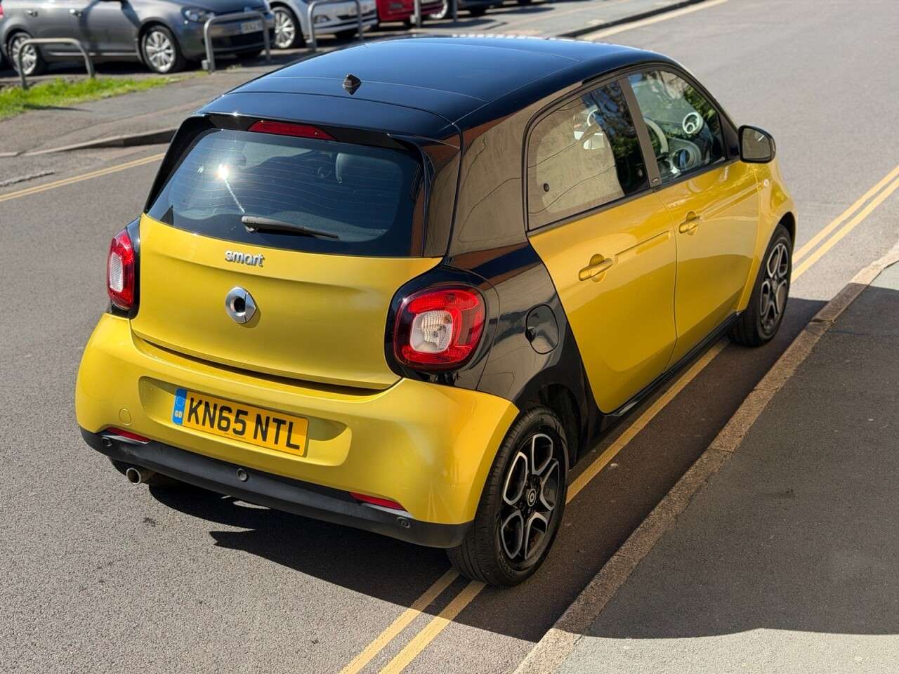 A 2015 SMART FORFOUR 1.0 Prime (Premium) Hatchback 5dr Petrol Manual Euro 6 (s/s) (71 ps) A 2015 SMART FORFOUR 1.0 Prime (Premium) Hatchback 5dr Petrol Manual Euro 6 (s/s) (71 ps)