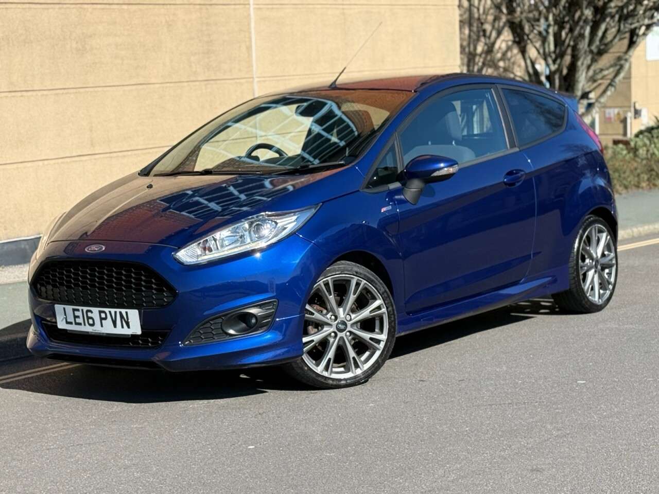 A 2016 FORD FIESTA 1.0T EcoBoost ST-Line Hatchback 3dr Petrol Manual Euro 6 (s/s) (140 ps) A 2016 FORD FIESTA 1.0T EcoBoost ST-Line Hatchback 3dr Petrol Manual Euro 6 (s/s) (140 ps)